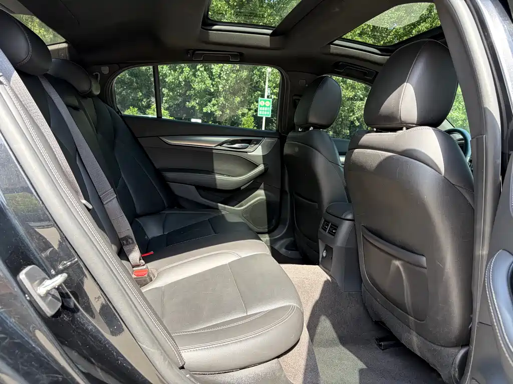 Cadillac CT5 — фото 14