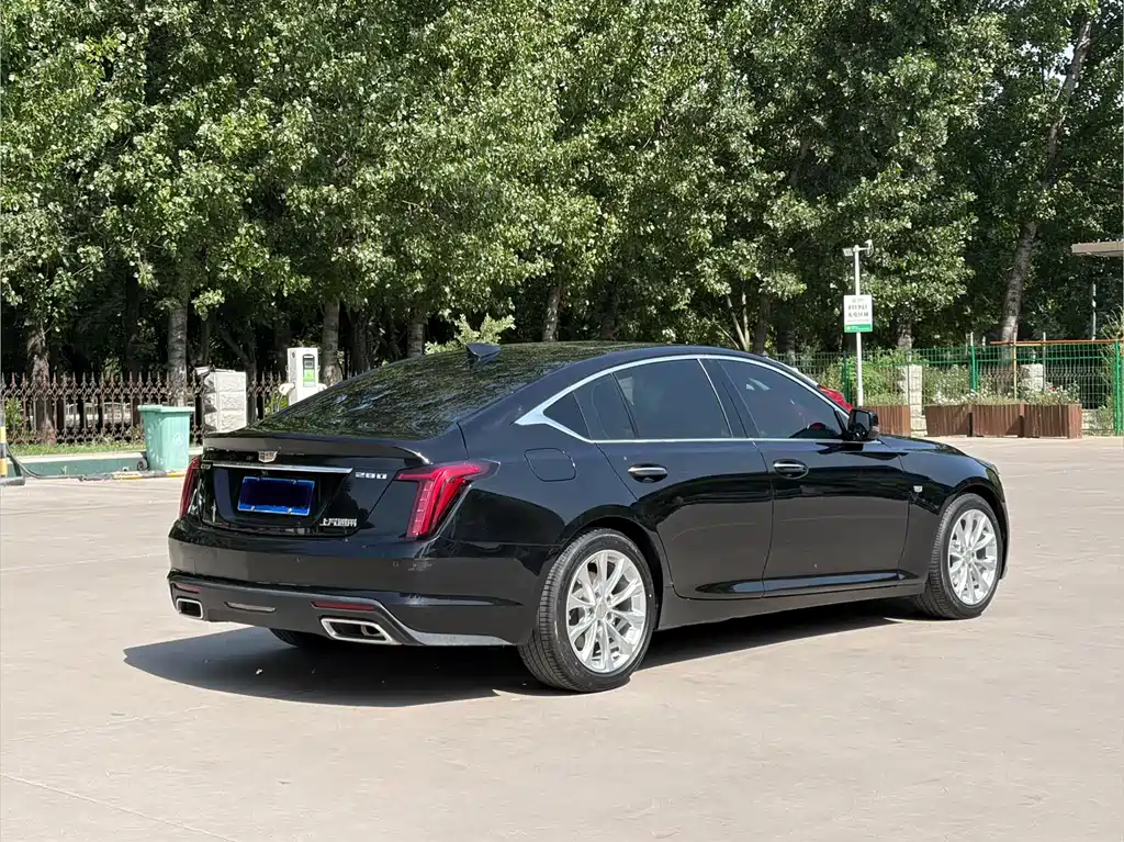 Cadillac CT5 — фото 17