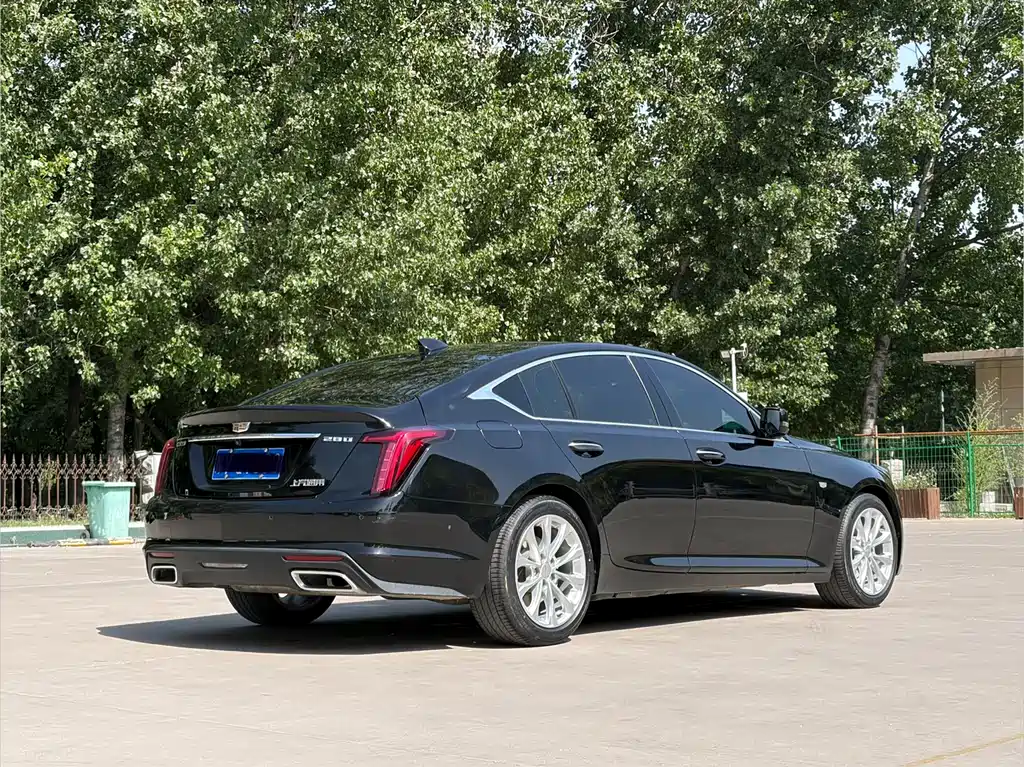Cadillac CT5 — фото 19
