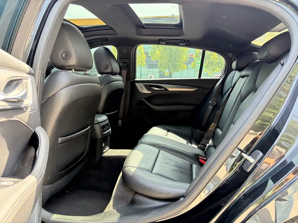 Cadillac CT5 — фото 10