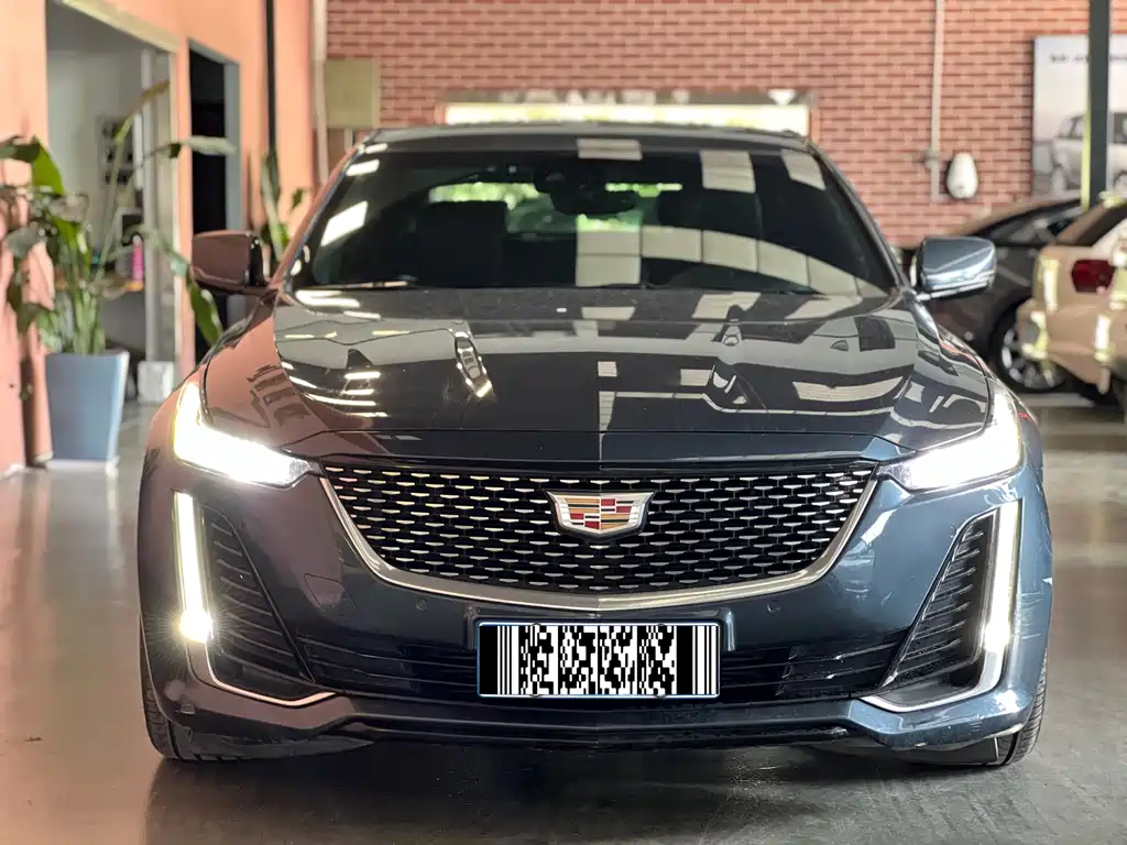 Cadillac CT5 — фото 2