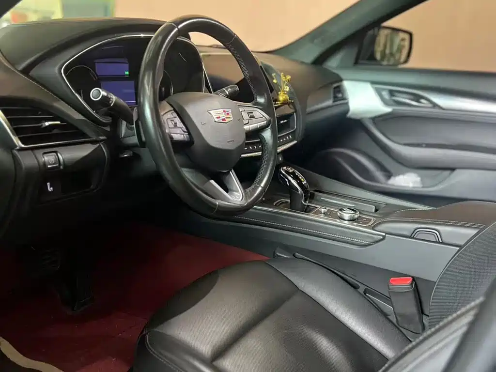 Cadillac CT5 — фото 4