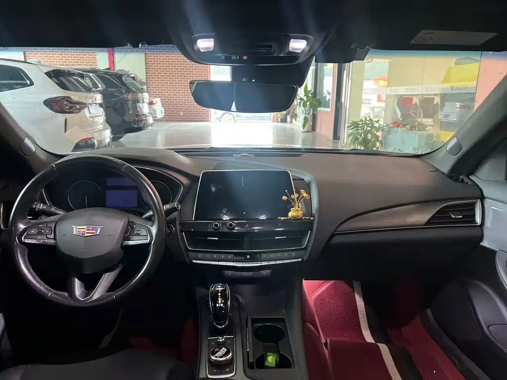 Cadillac CT5 — фото 6