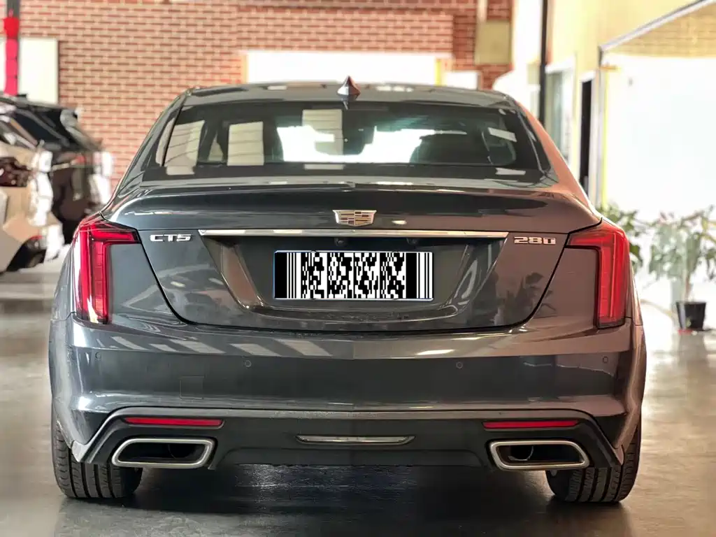 Cadillac CT5 — фото 7