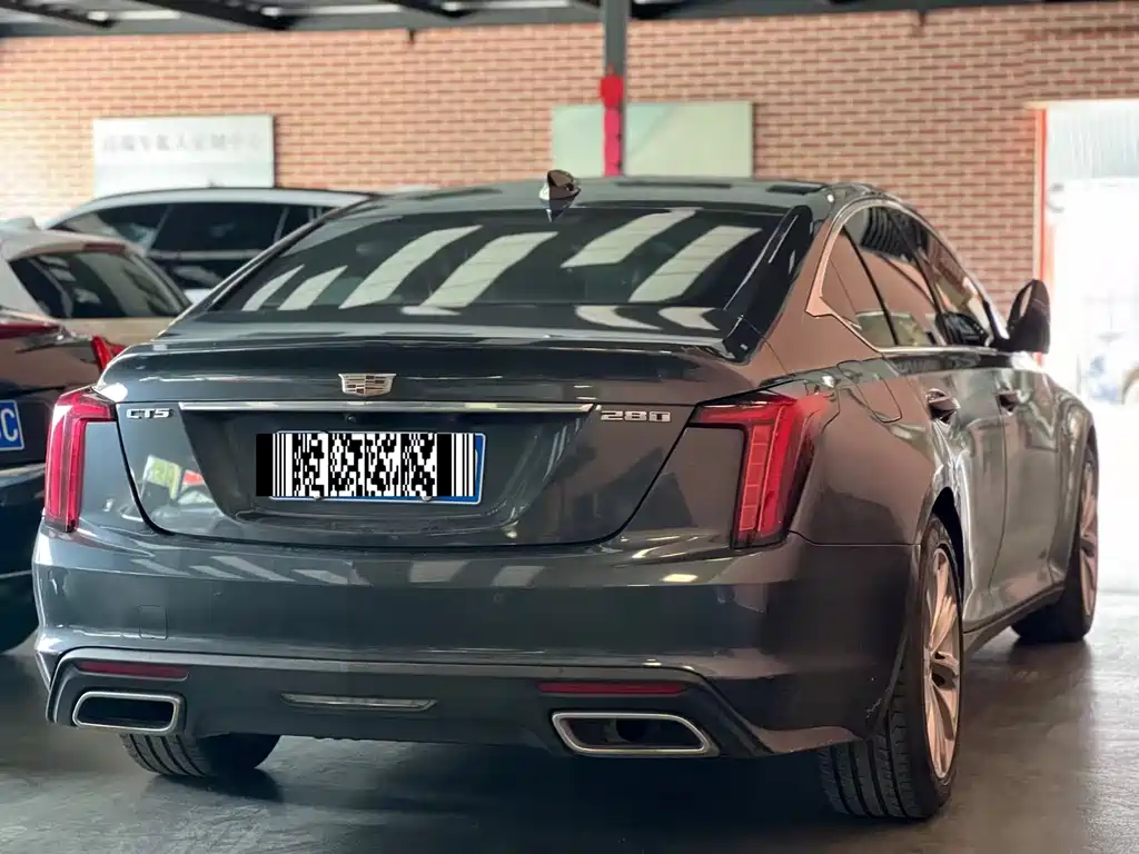 Cadillac CT5 — фото 8