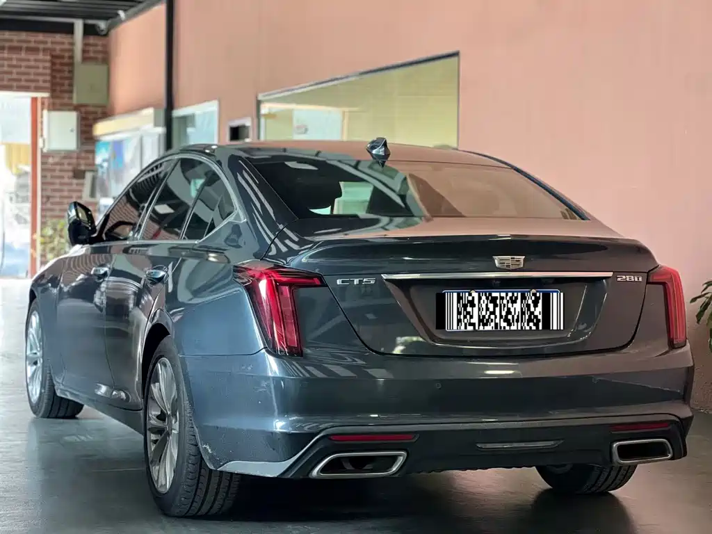 Cadillac CT5 — фото 9
