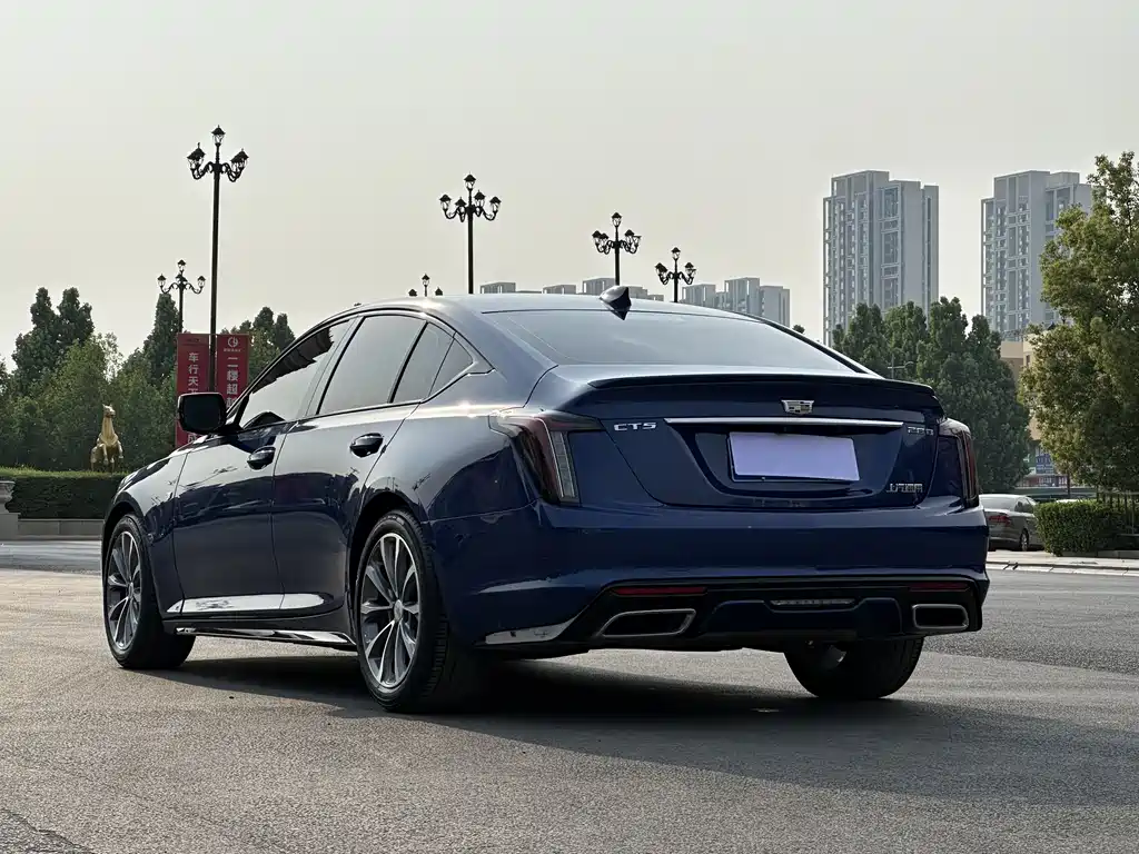 Cadillac CT5 — фото 7