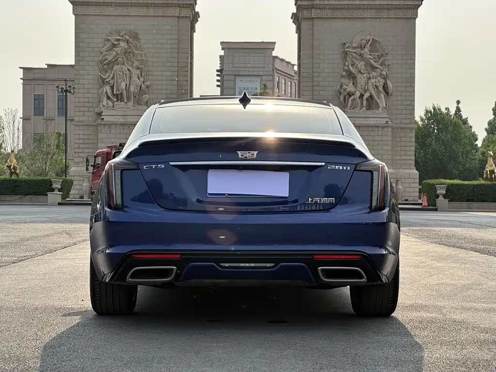 Cadillac CT5 — фото 8
