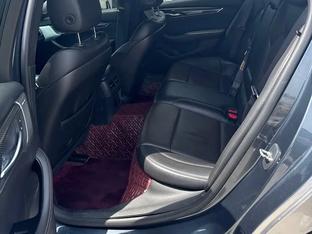 Cadillac CT5 — фото 11