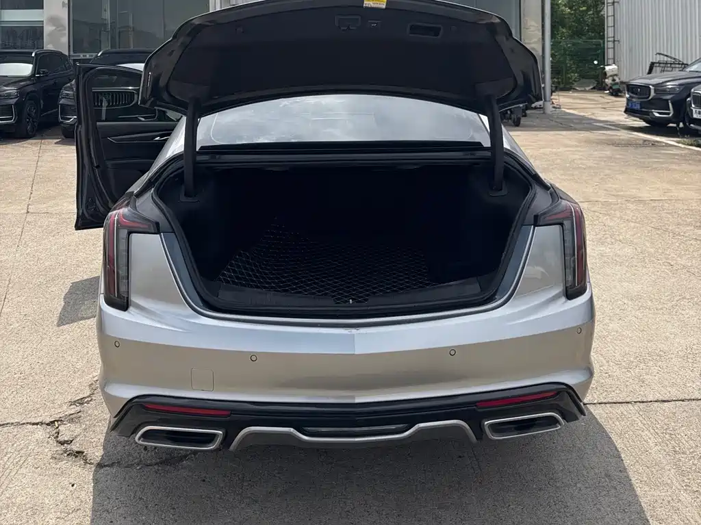 Cadillac CT5 — фото 13