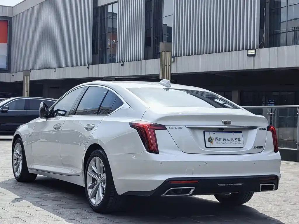 Cadillac CT5 — фото 7