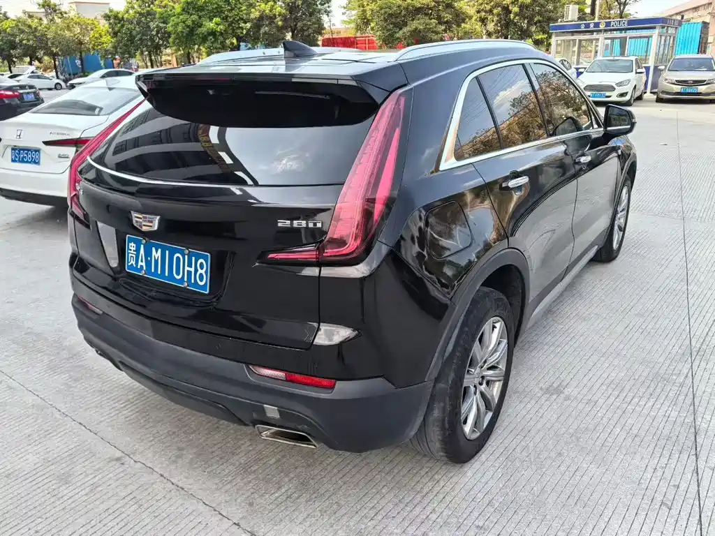 Cadillac XT4 — фото 5