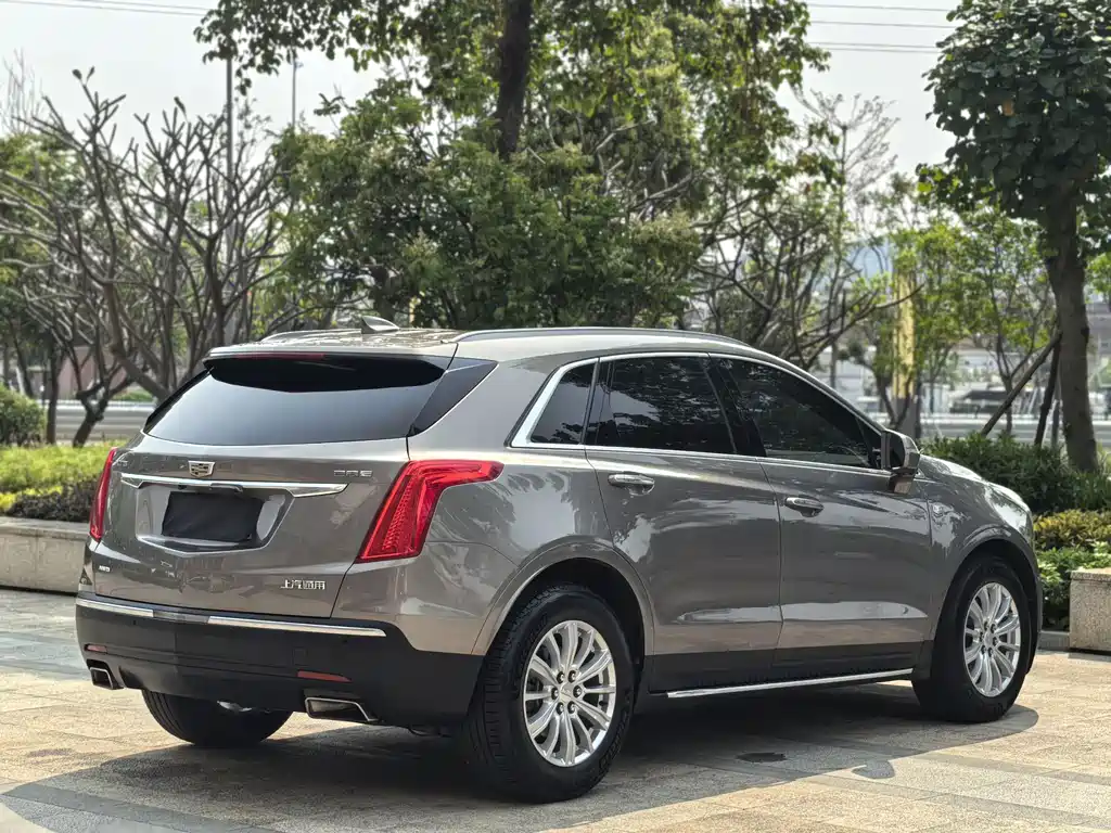 Cadillac XT5 — фото 12