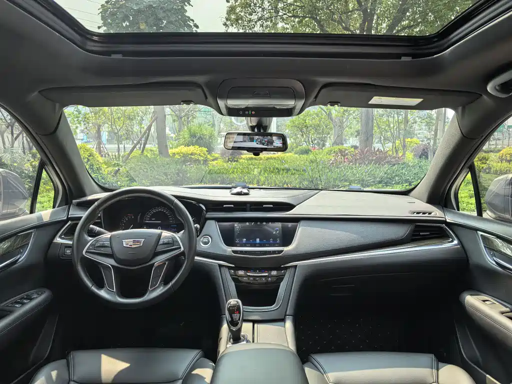 Cadillac XT5 — фото 6