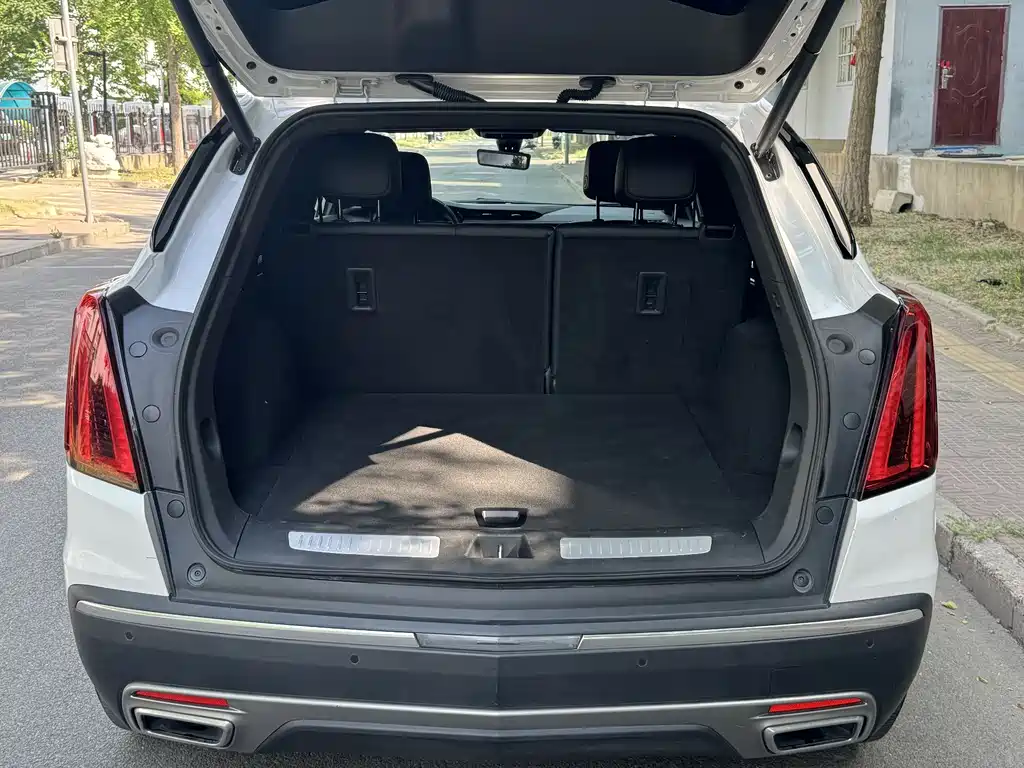 Cadillac XT5 — фото 27