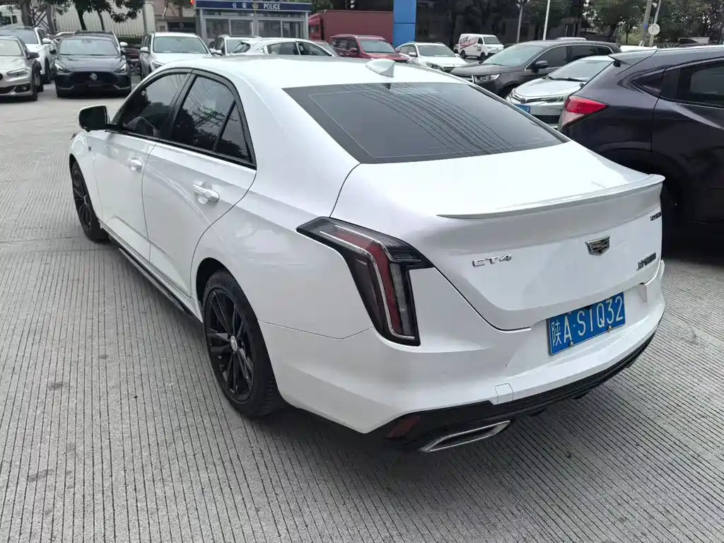 Cadillac CT4 — фото 2