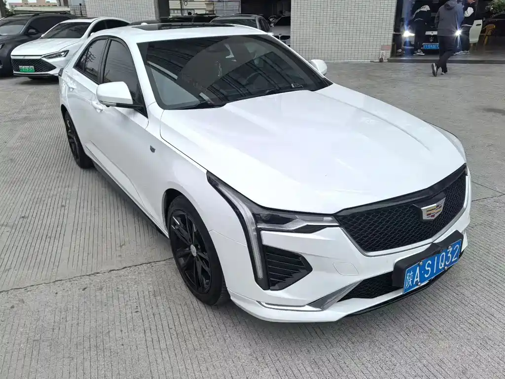 Cadillac CT4 — фото 3