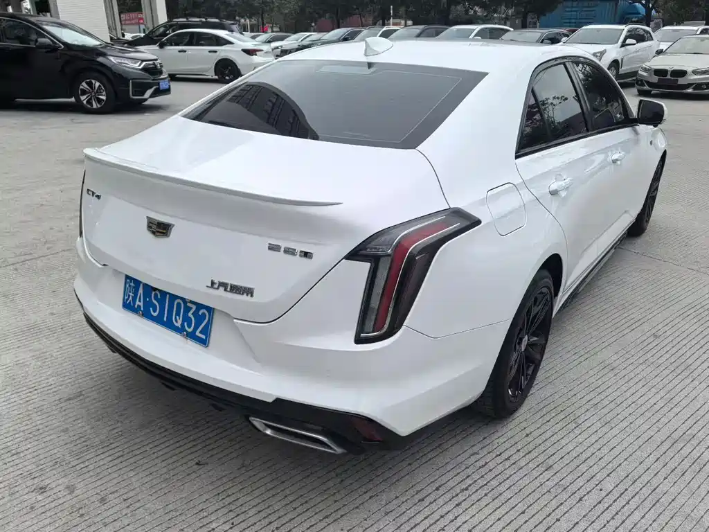 Cadillac CT4 — фото 4