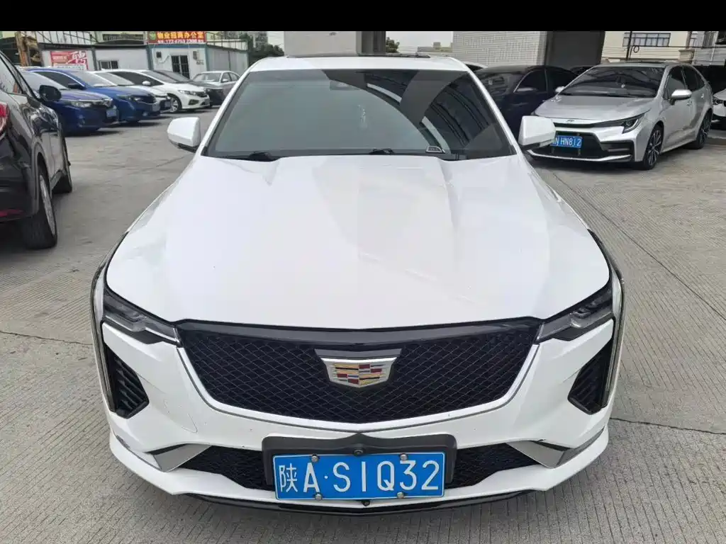 Cadillac CT4 — фото 5