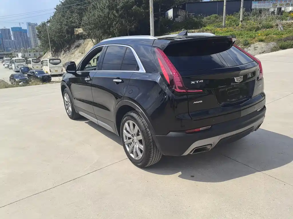 Cadillac XT4 — фото 13