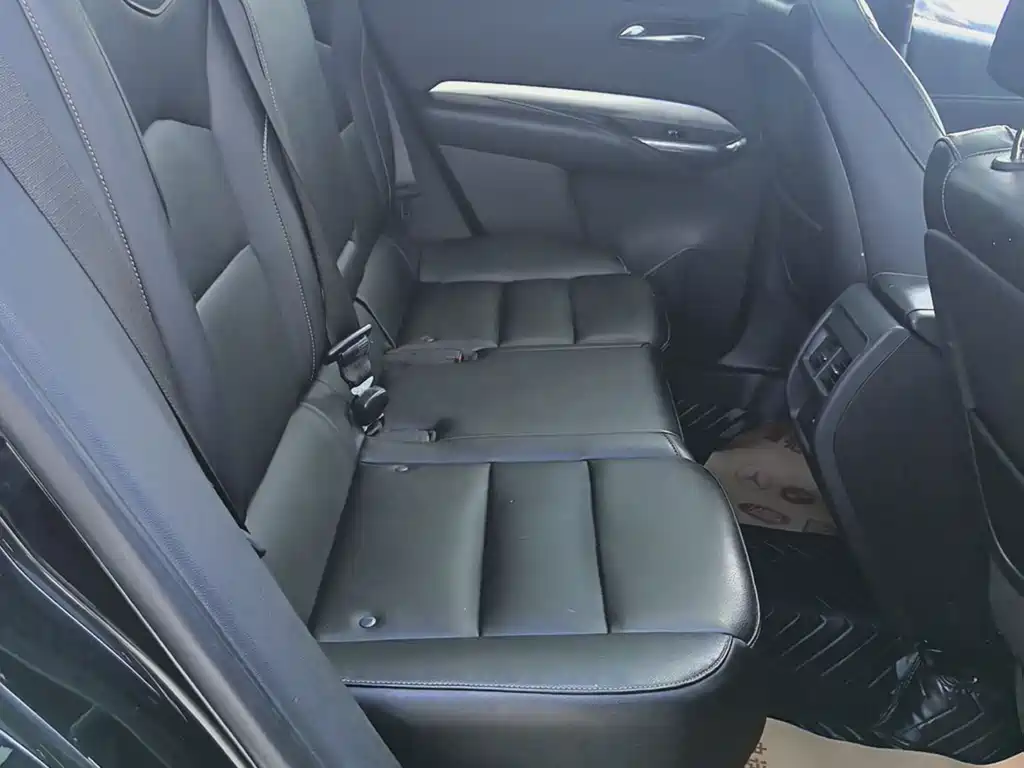 Cadillac XT4 — фото 10