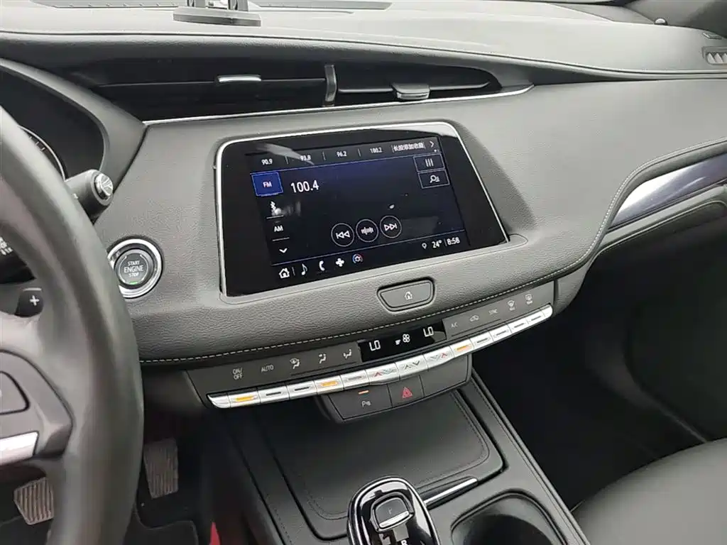 Cadillac XT4 — фото 13