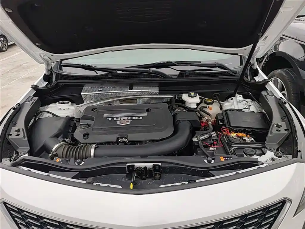 Cadillac XT4 — фото 20