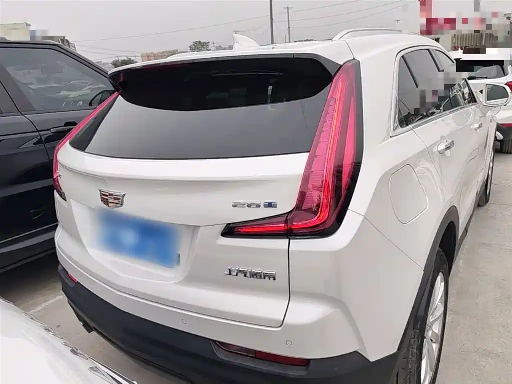 Cadillac XT4 — фото 6