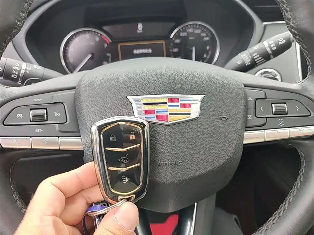 Cadillac XT4 — фото 9