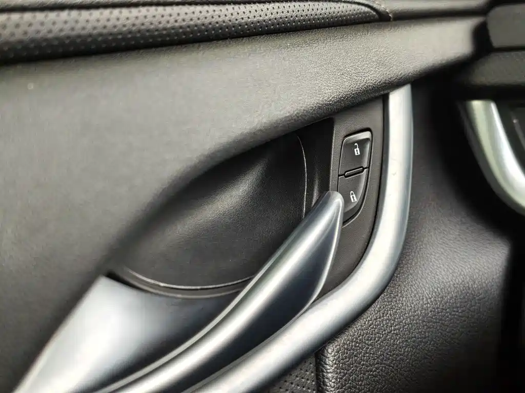 Cadillac XTS — фото 20