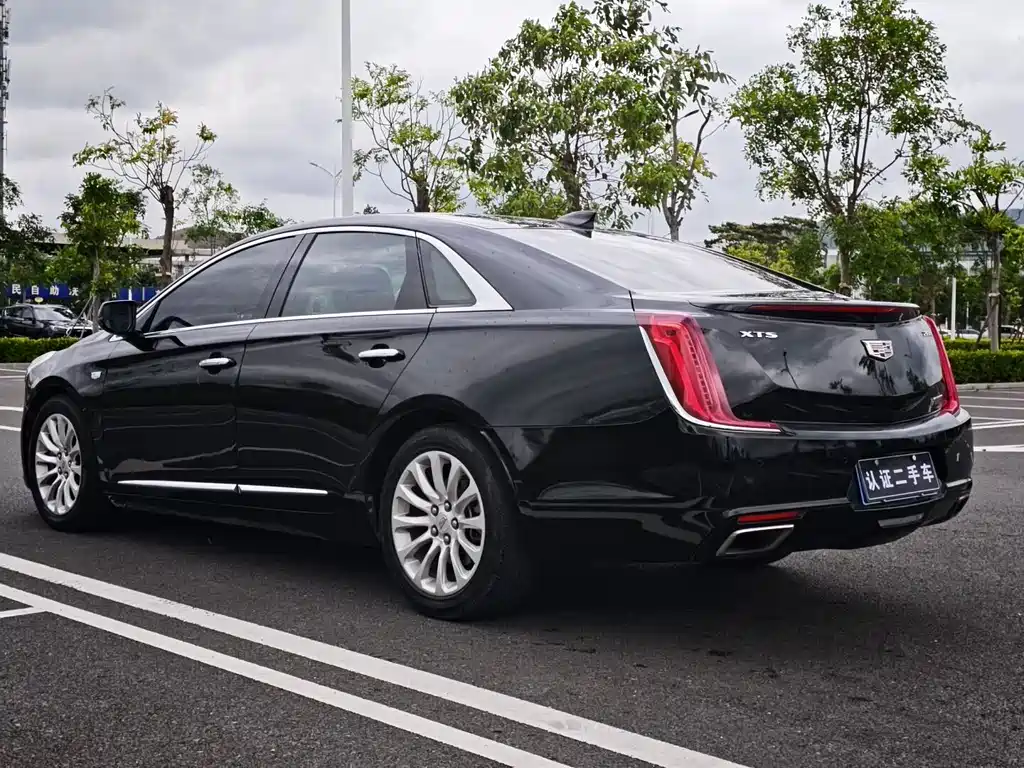 Cadillac XTS — фото 3