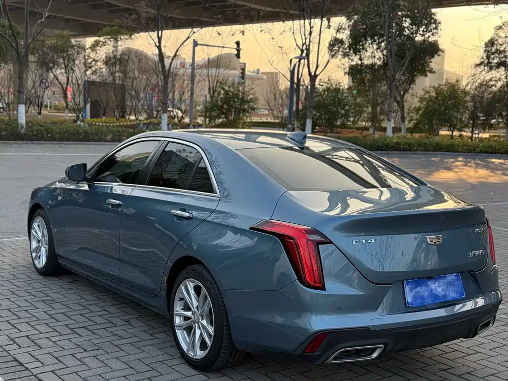 Cadillac CT4 — фото 18