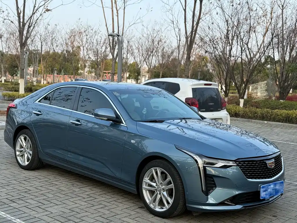 Cadillac CT4 — фото 3