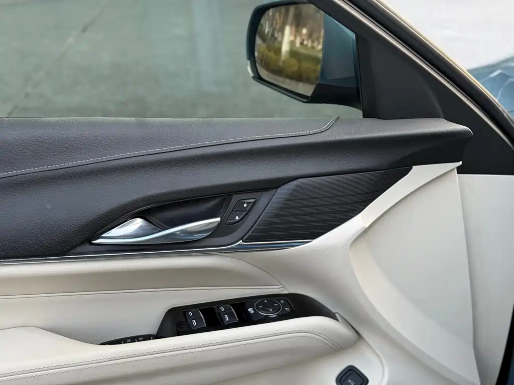 Cadillac CT4 — фото 4