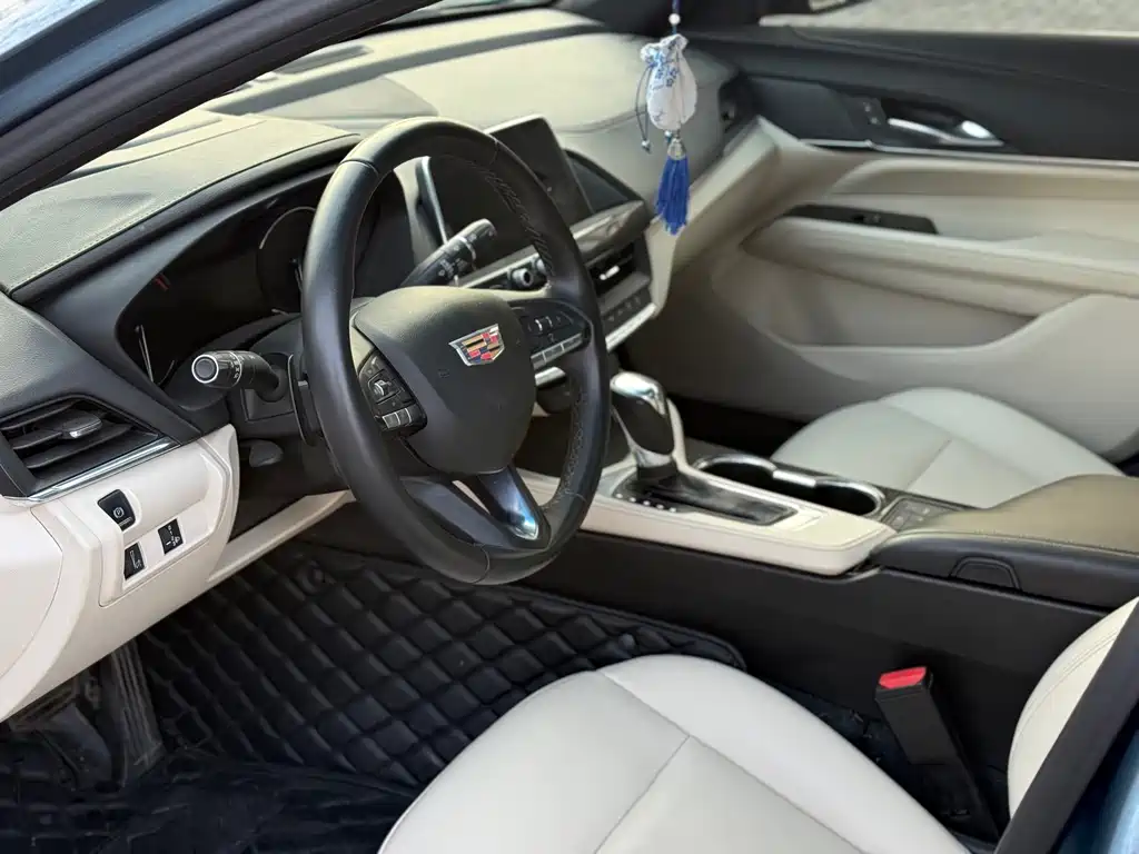 Cadillac CT4 — фото 5