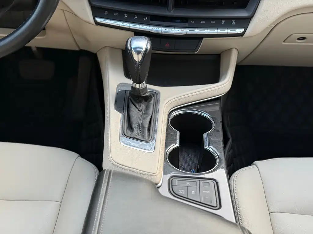 Cadillac CT4 — фото 10