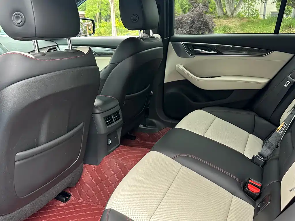 Cadillac CT5 — фото 5