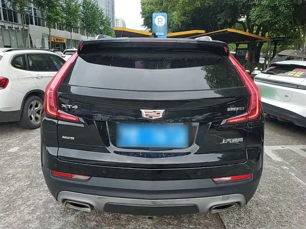 Cadillac XT4 — фото 6