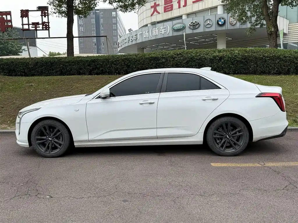 Cadillac CT4 — фото 3