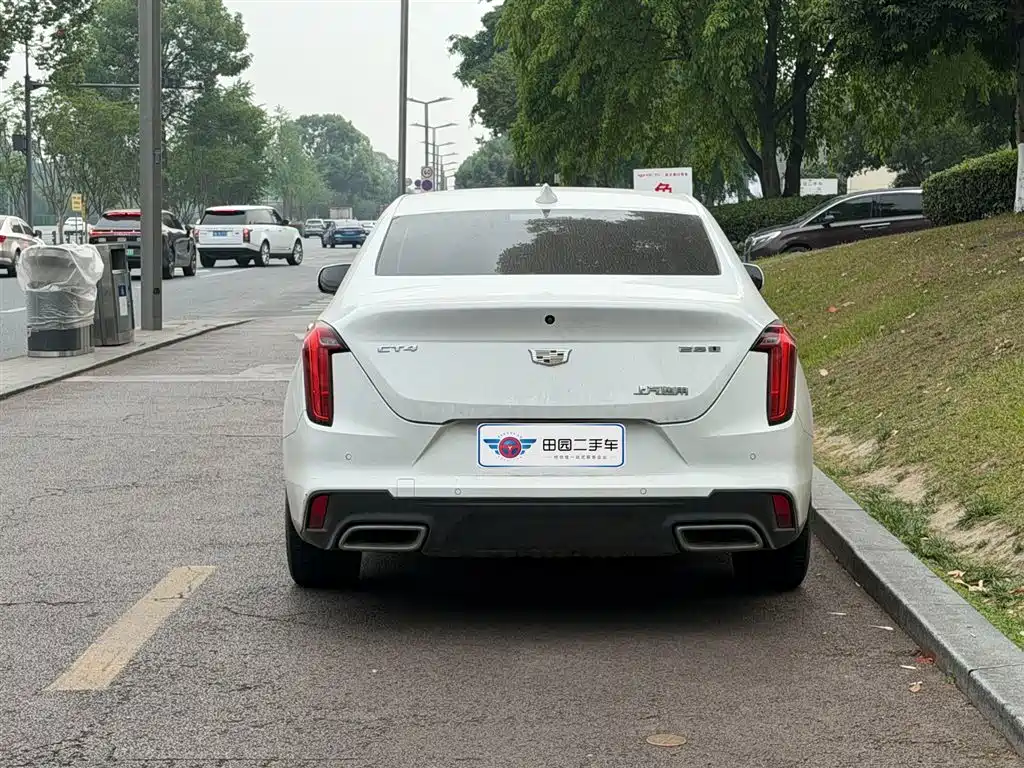 Cadillac CT4 — фото 5