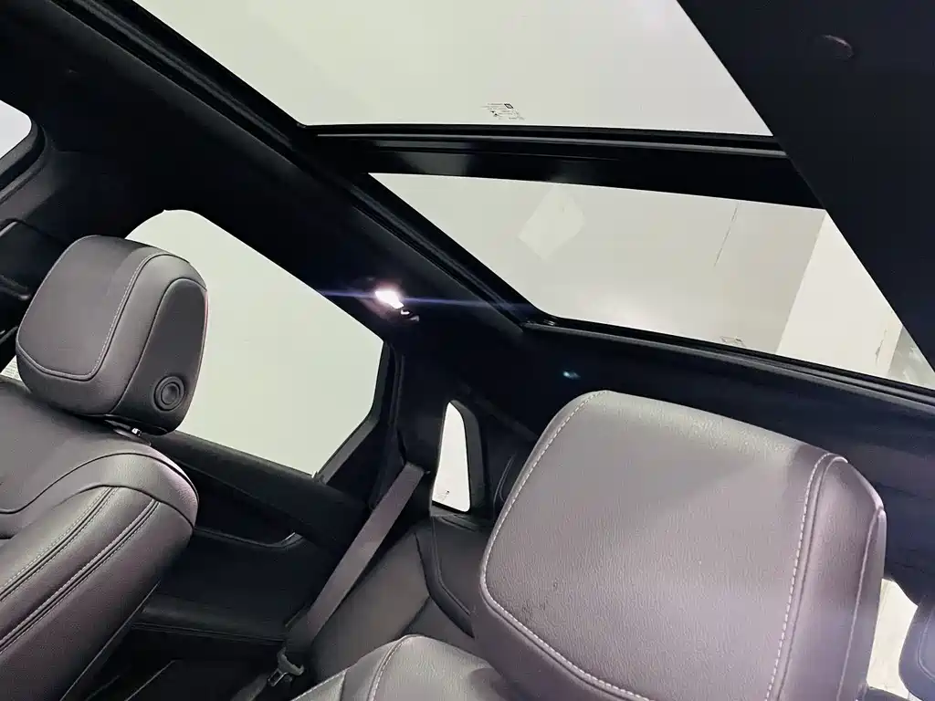 Cadillac XT5 — фото 17