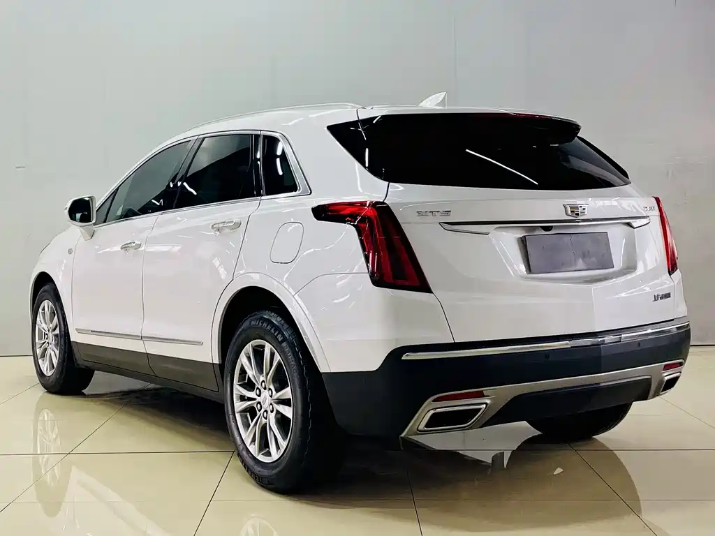 Cadillac XT5 — фото 8