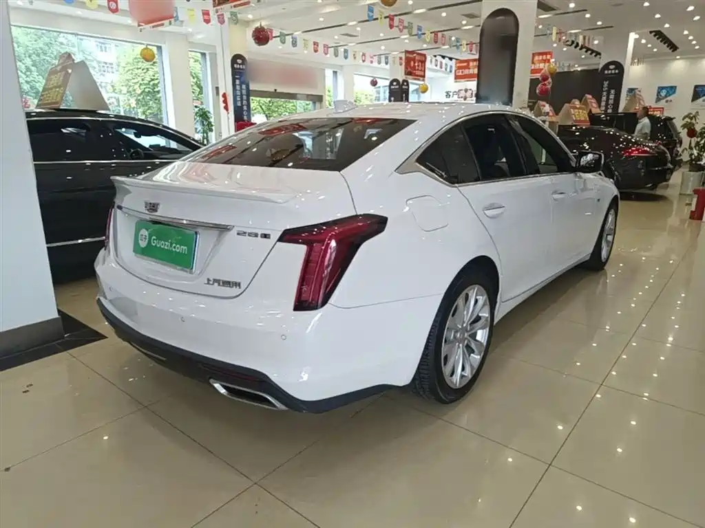 Cadillac CT5 — фото 7