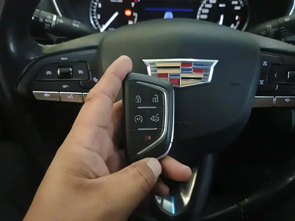 Cadillac CT5 — фото 9