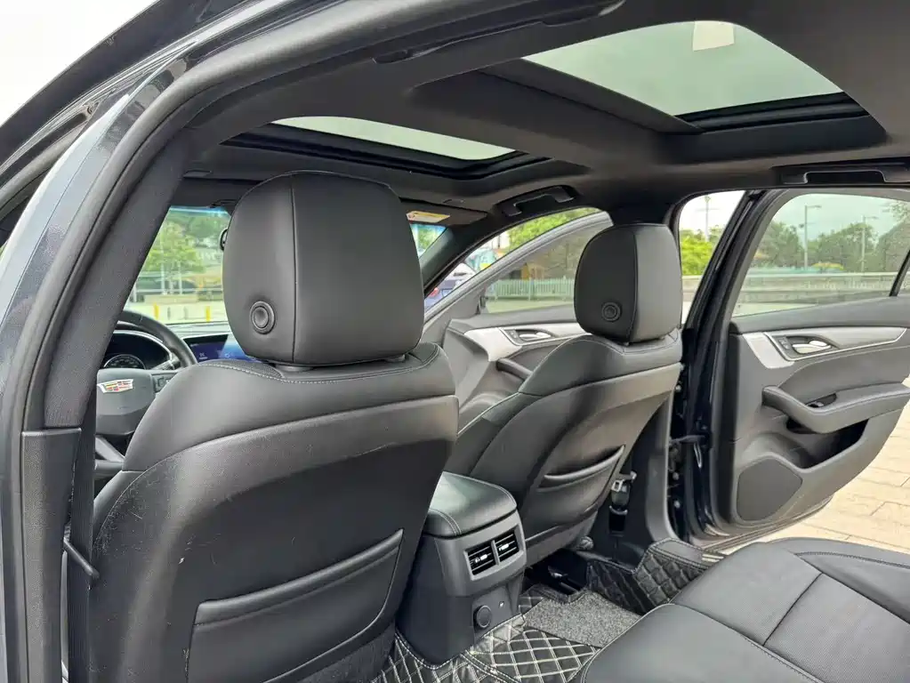 Cadillac CT5 — фото 17