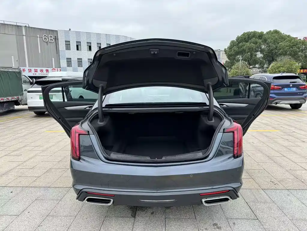 Cadillac CT5 — фото 20