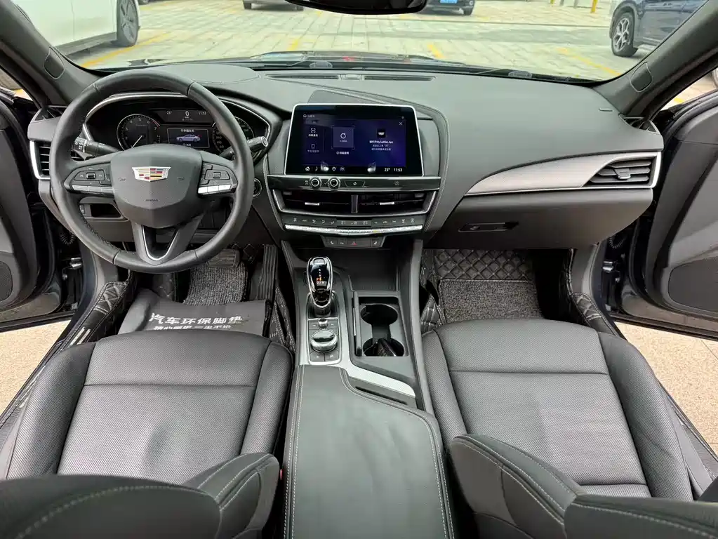 Cadillac CT5 — фото 26