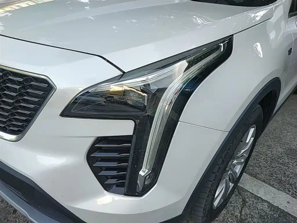 Cadillac XT4 — фото 18