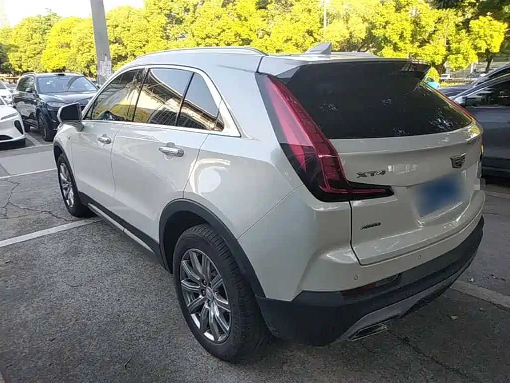 Cadillac XT4 — фото 23