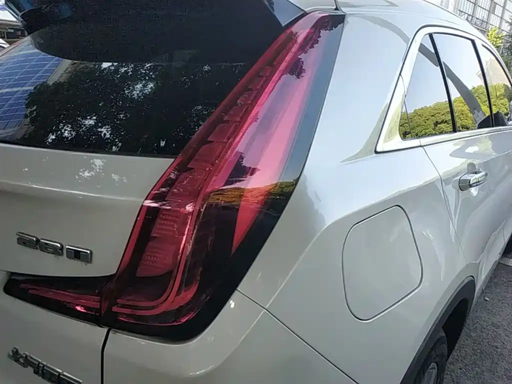 Cadillac XT4 — фото 24